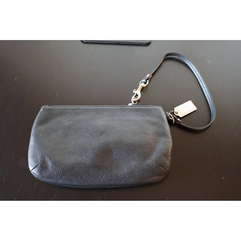 Coach Park Medium Wristlet Black Pebbled Leather Turnlock F49472